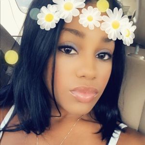 Meet your Posher, Cassandra